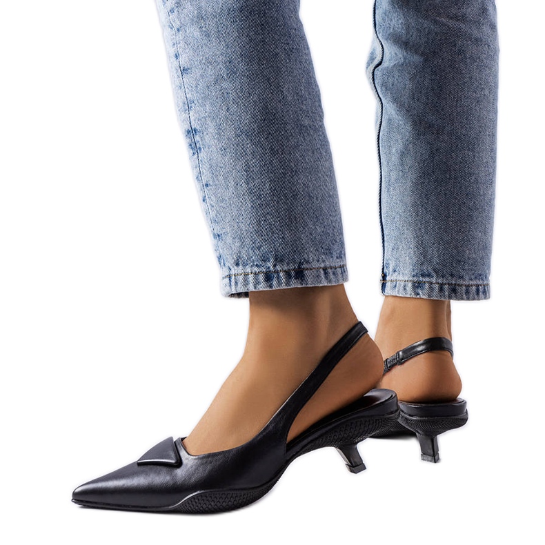 Sandale negre cu toc mic de la Labonté negru