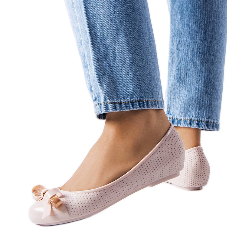 Balerini bej decorati cu o fundita Harlingen