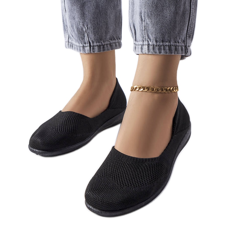 Balerini din material negru de la Provencher