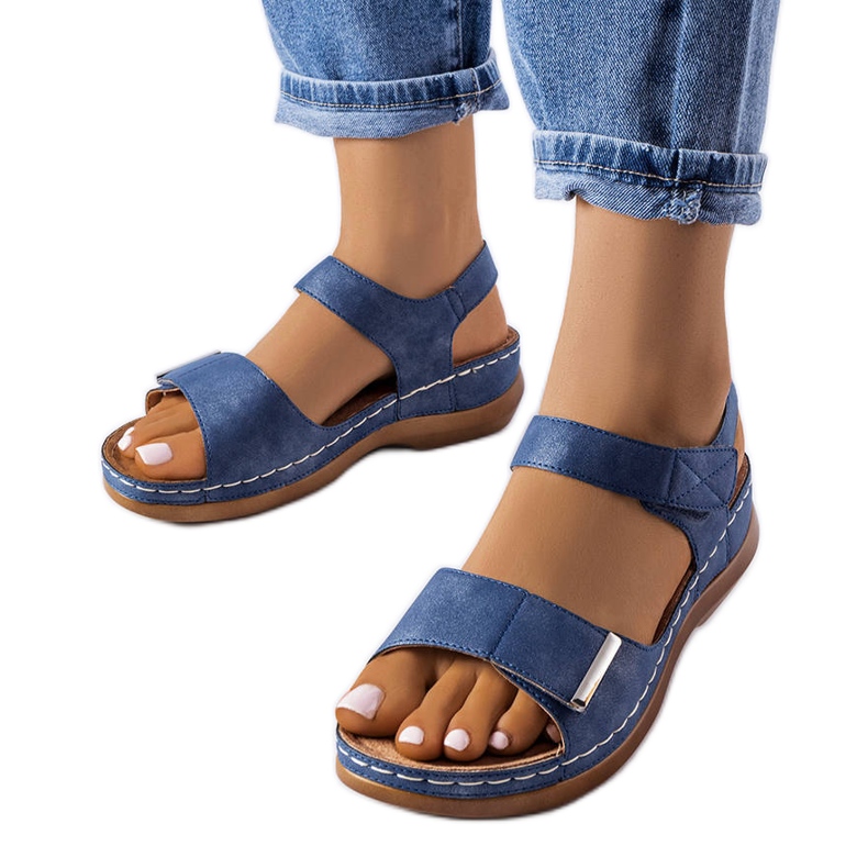 Sandale cu pană joasă bleumarin de la Vallis albastru Sandale cu pană joasă bleumarin de la Vallis albastru