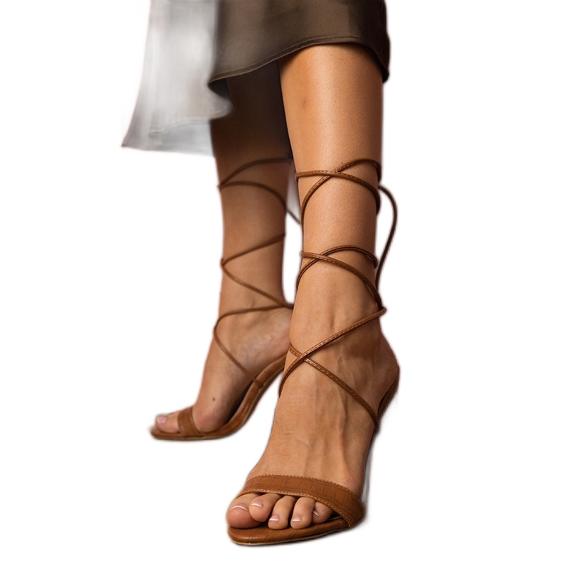 Sandale maro cu șireturi de la Aceline Sandale maro cu șireturi de la Aceline