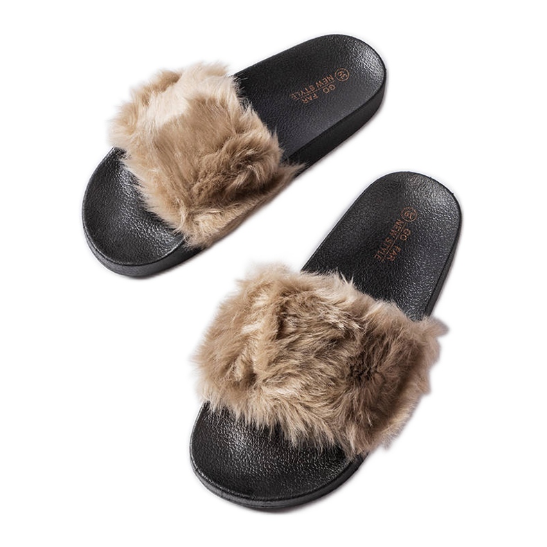 Papuci bej cu blana de la Genevre