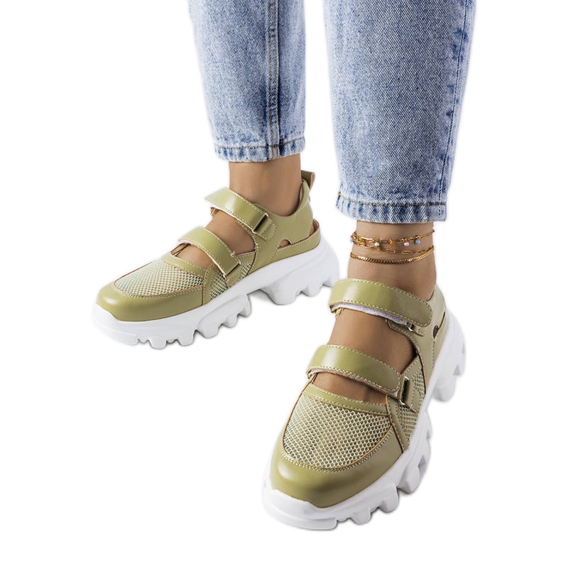 Adidași verzi pe o talpă masivă de la Djurs verde Adidași verzi pe o talpă masivă de la Djurs verde