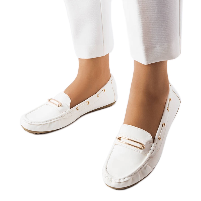 Mocasini albi decorati cu aplicatia Seattle