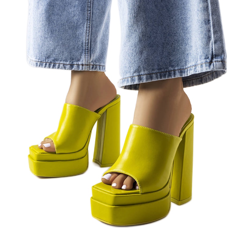 Sandale verzi cu toc înalt de la Mercure verde