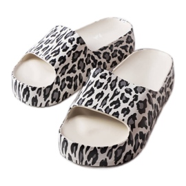 Papuci albi cu platforma leopard de la Galena Papuci albi cu platforma leopard de la Galena