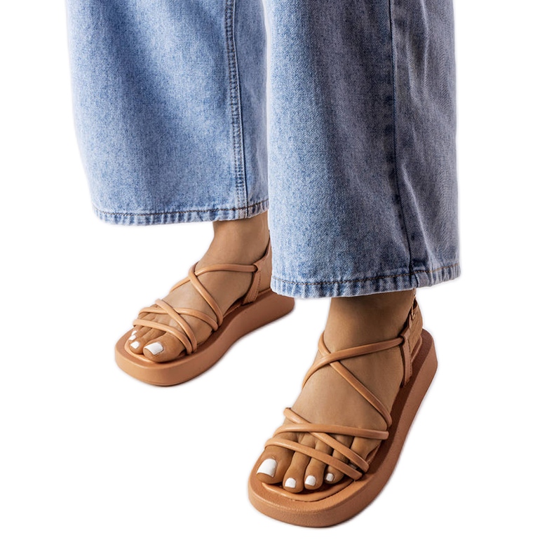 Sandale maro cu platformă de la Brunelle