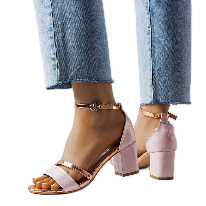 Sandale cu bloc Tetradi roz și auriu Sandale cu bloc Tetradi roz și auriu