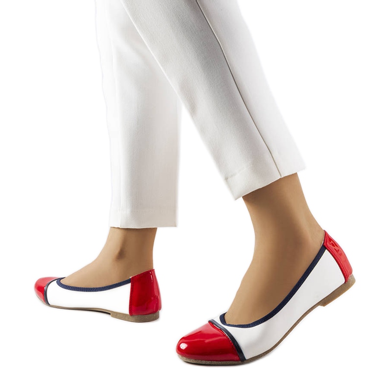 Balerini roșii și albi de la Somons