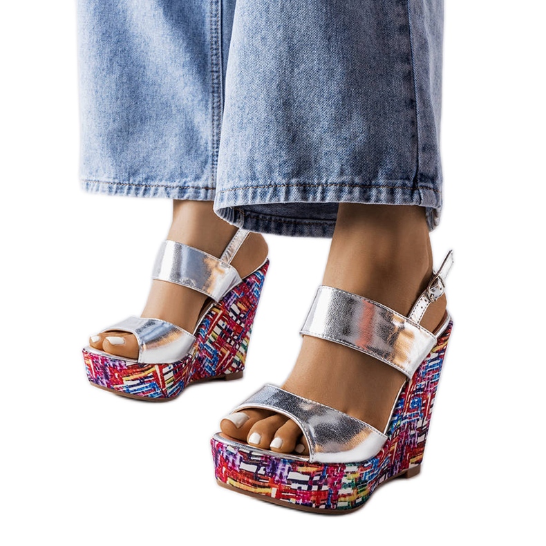 Sandale cu pană cu ornamente argintii de la Westtide