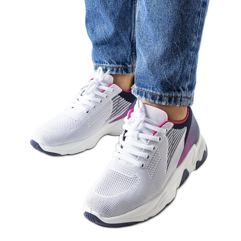 Tenisi sport albi și bleumarin de la Galatee Tenisi sport albi și bleumarin de la Galatee