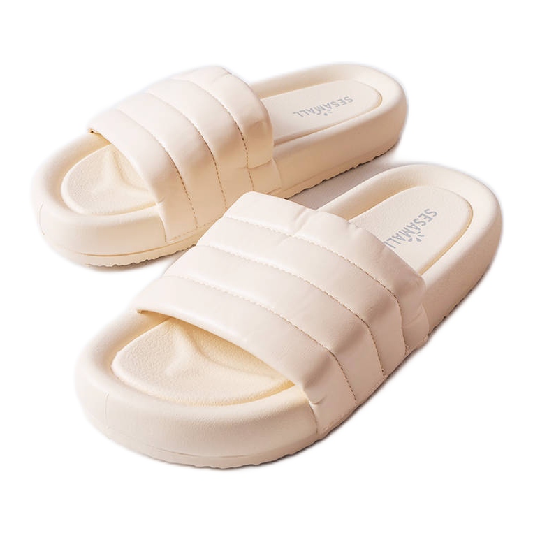 Inna Papuci bej decorati cu matlasare de la Dorene