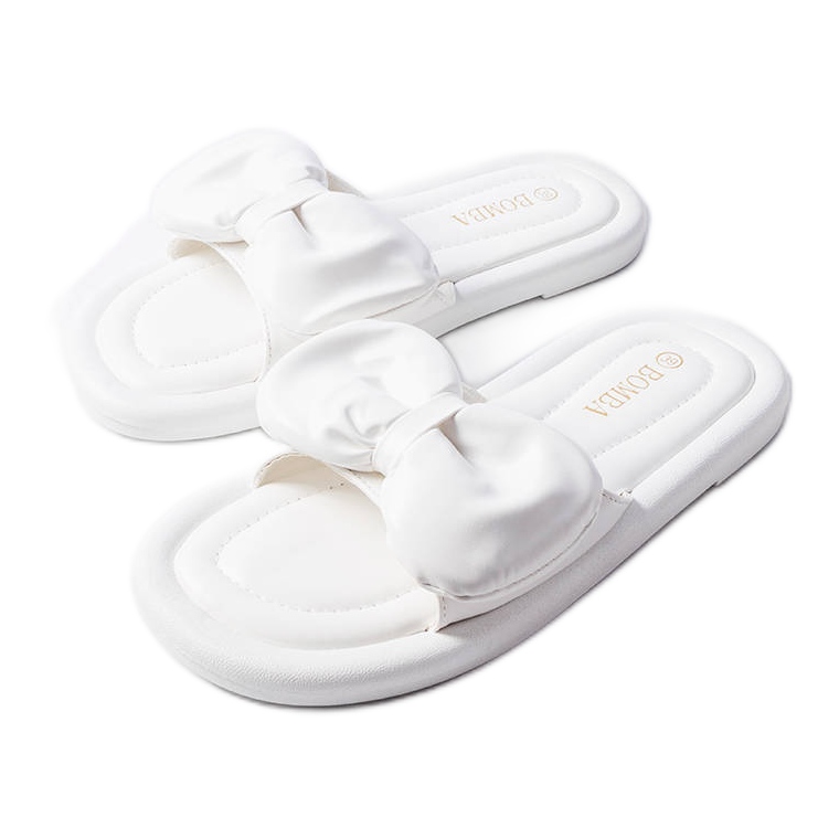 Papuci albi cu fundita de la Lende