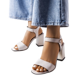 Sandale gri pe post de la Karino Sandale gri pe post de la Karino