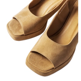 Sandale cu bloc de velur Karino bej