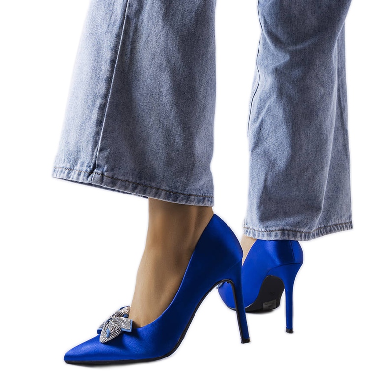 Ace albastre cu finisaj satinat și fundă Mia albastru