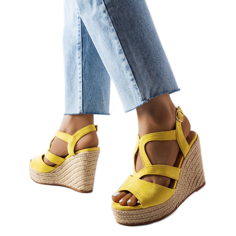 Espadrile cu pană galbenă de la Bois Espadrile cu pană galbenă de la Bois