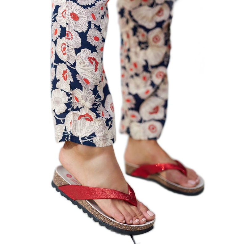 Sandale roșii cu pană din brocart de la Isidoro roșu