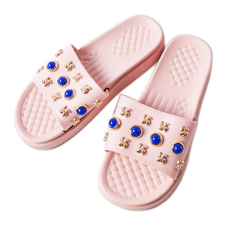 Diapozitive decorate roz de la Montesarchio