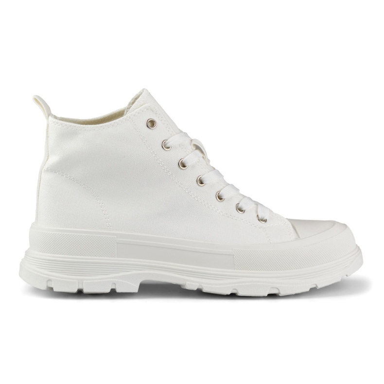 Tenisi albi deasupra gleznei