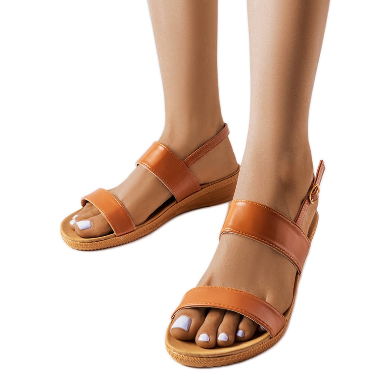 Sandale maro cu pană de la Grottazzolina Sandale maro cu pană de la Grottazzolina