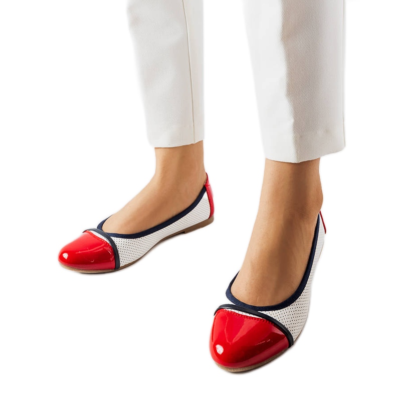 Balerini roșii și albi din Colombo Balerini roșii și albi din Colombo