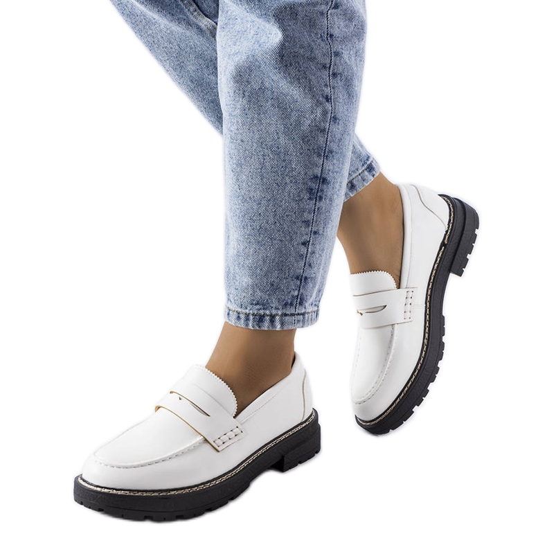 Brogues albi cu branț din piele de la Biddie Brogues albi cu branț din piele de la Biddie