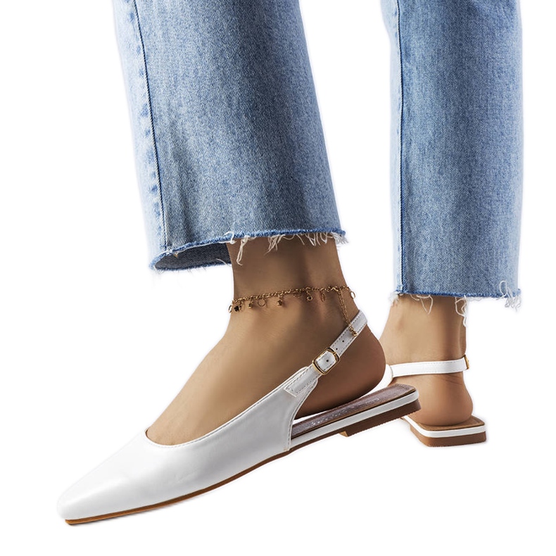 Sandale albe cu vârf închis din Hazelwood