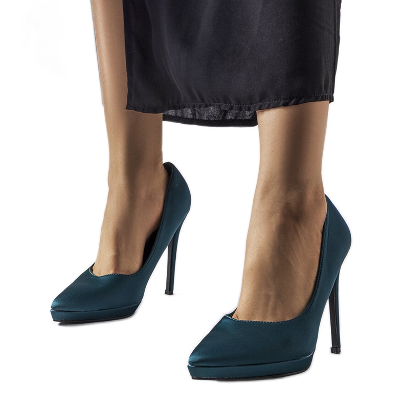 Pompe din satin verde închis de la Silje