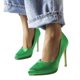 Pompe verzi din satin de la Silje verde