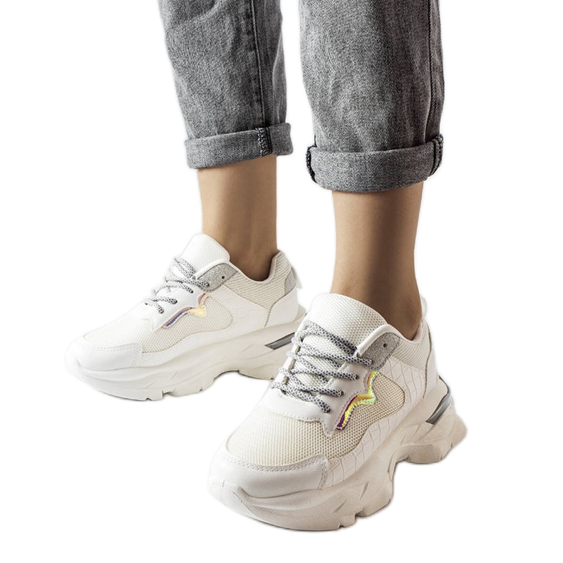 Adidași albi decorați cu sclipici de la Beatrice