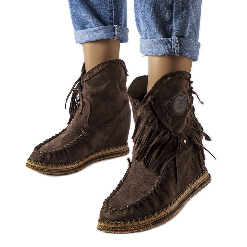 Inna Cizme maro cu pană de la Giudice Inna Cizme maro cu pană de la Giudice