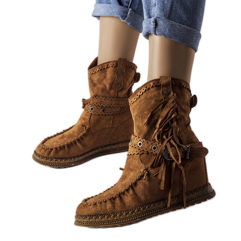 Inna Cizme maro cu pană de la Teodata