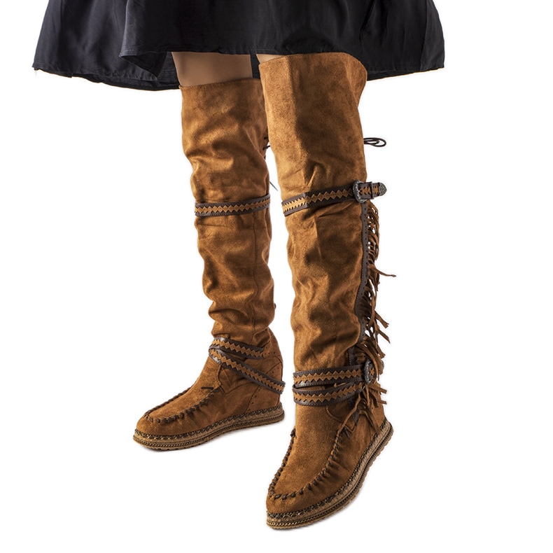 Inna Cizme maro cu pană de la Novella Inna Cizme maro cu pană de la Novella