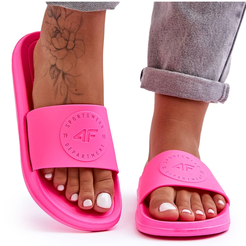 Papuci sport pentru femei 4F 4FSS23FFLIF069-53S Fuchsia roz Papuci sport pentru femei 4F 4FSS23FFLIF069-53S Fuchsia roz