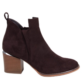 Cizme Hallie Brown din piele intoarsa cu toc maro Cizme Hallie Brown din piele intoarsa cu toc maro