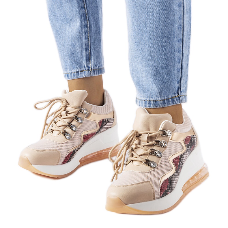 Inna Adidași roz de la Dajdla Inna Adidași roz de la Dajdla