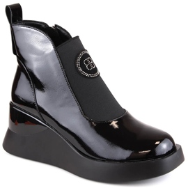 Cizme cu pană lăcuite de damă D&A S.Barski Premium Collection MR870-22 negru Cizme cu pană lăcuite de damă D&A S.Barski Premium Collection MR870-22 negru