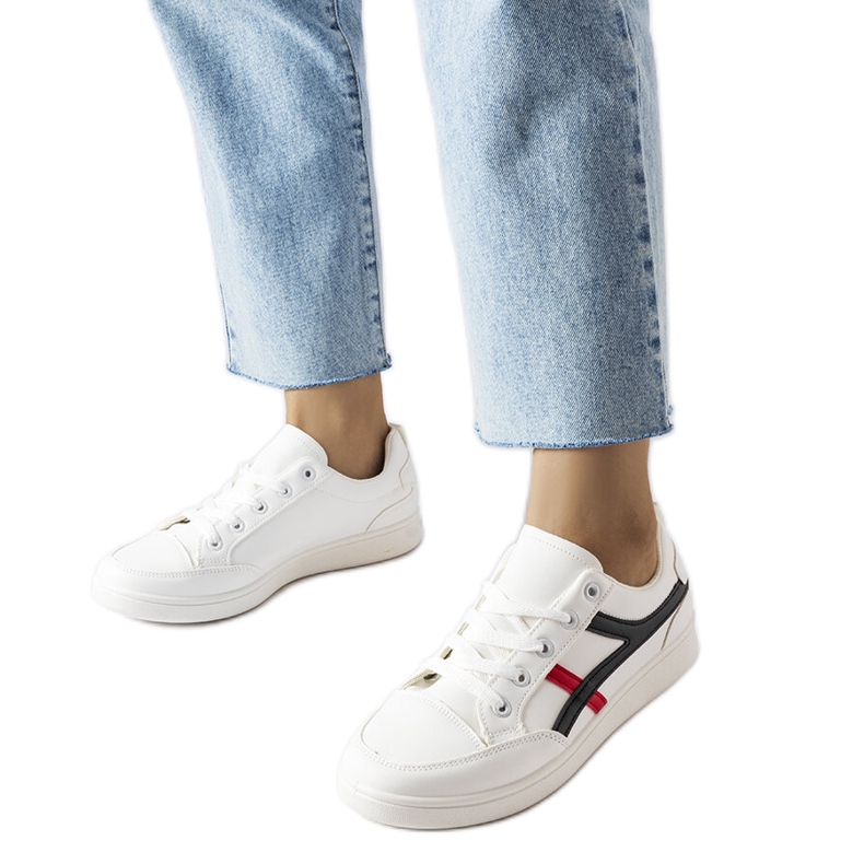 Tenisi albi plati de la Bonafous