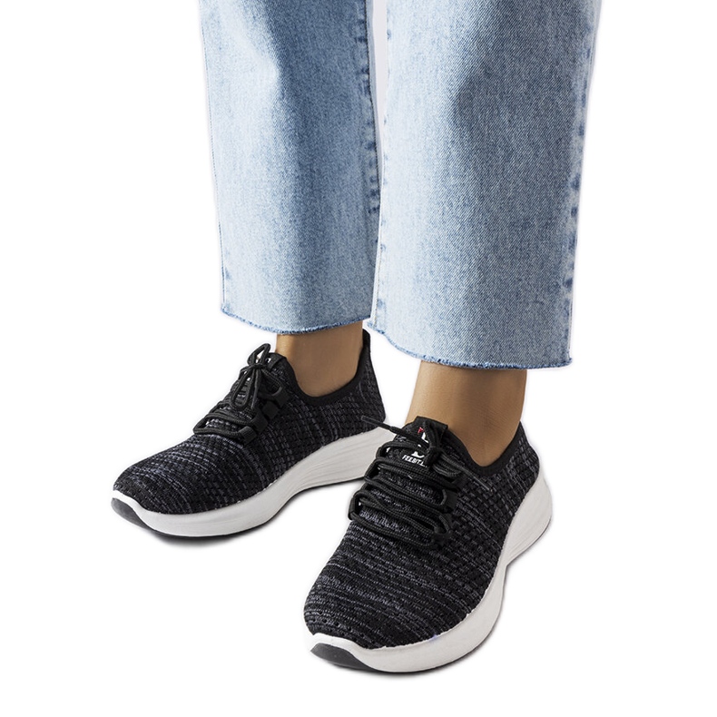 Adidași din material negru de la Tommaso