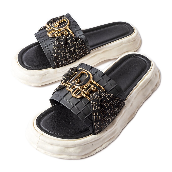 Tobogane decorative din cauciuc negru de la Bérard