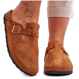 Flip-flops din piele intoarsa pe o platforma din pluta camel maro