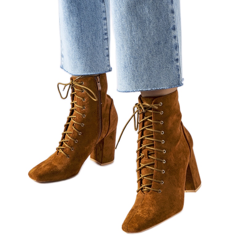 Botine maro cu șireturi de la Drouins