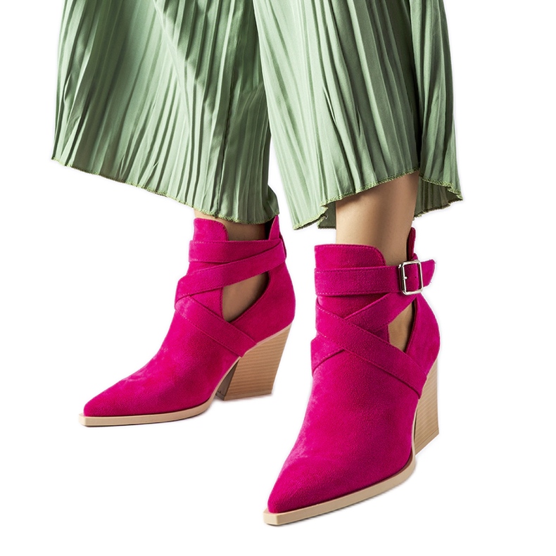 Cizme de cowboy roz decorate cu decupaje Duclos