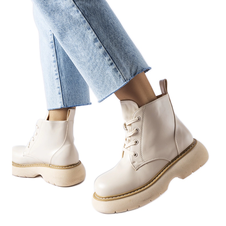 Cizme de muncitori bej pe o platformă groasă Sacco