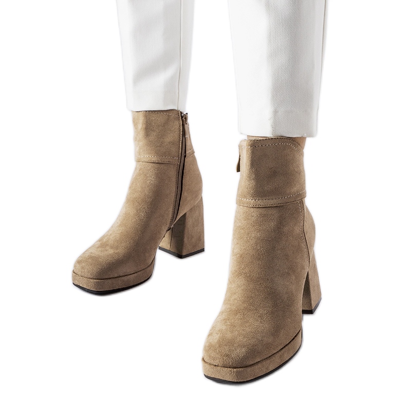 Botine gri pe un toc masiv Itaf bej