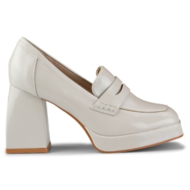 Pantofi de dama din piele lacuita cu toc inalt bej Pantofi de dama din piele lacuita cu toc inalt bej