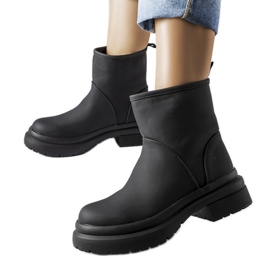 Botine Clotilde izolate cu cauciuc negru