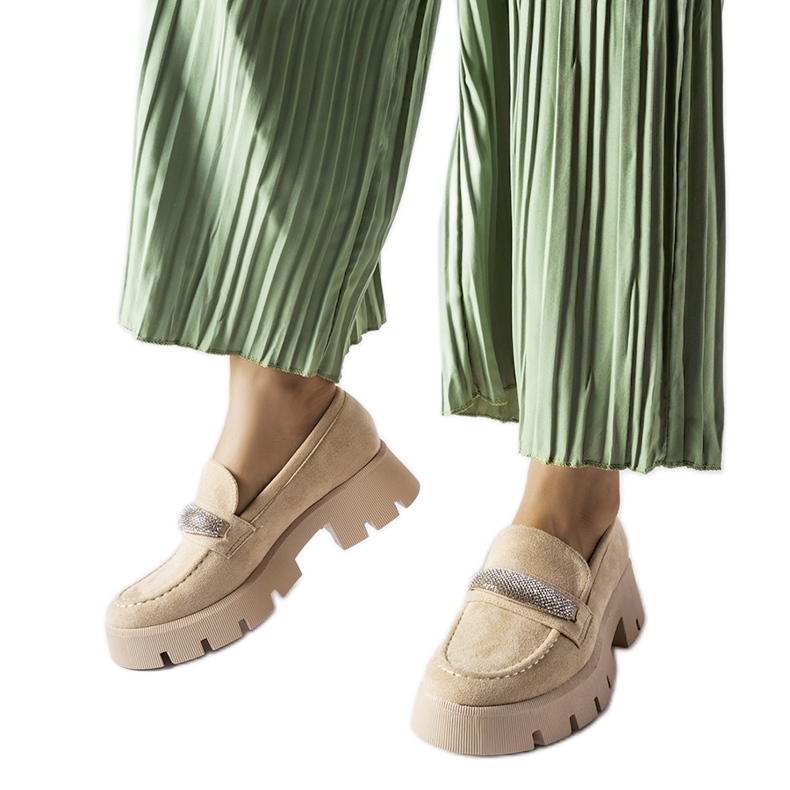 Mocasini bej cu o talpă Macario masivă