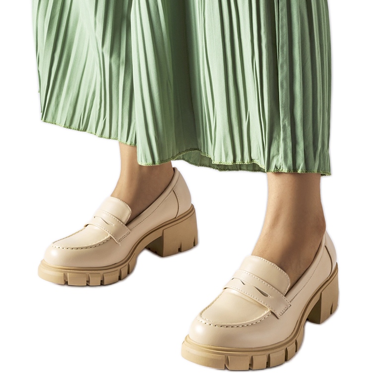 Mocasini clasici bej cu bloc Dina